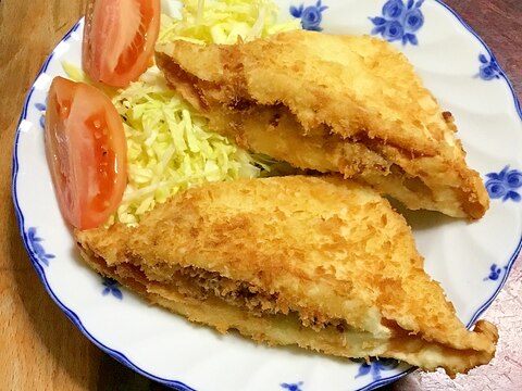 カレーそぼろ入りハンペンカツ。